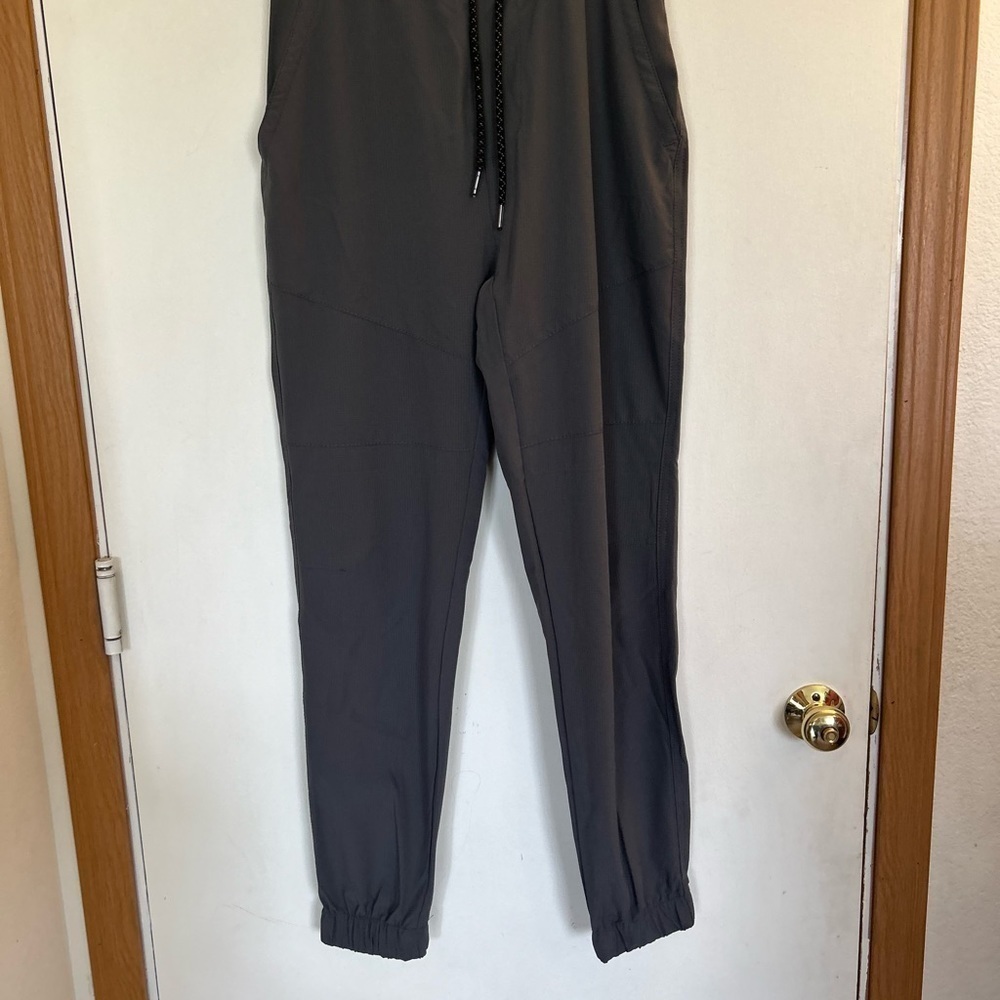 NWT Plugg stretch, technical joggers, size small, gray
